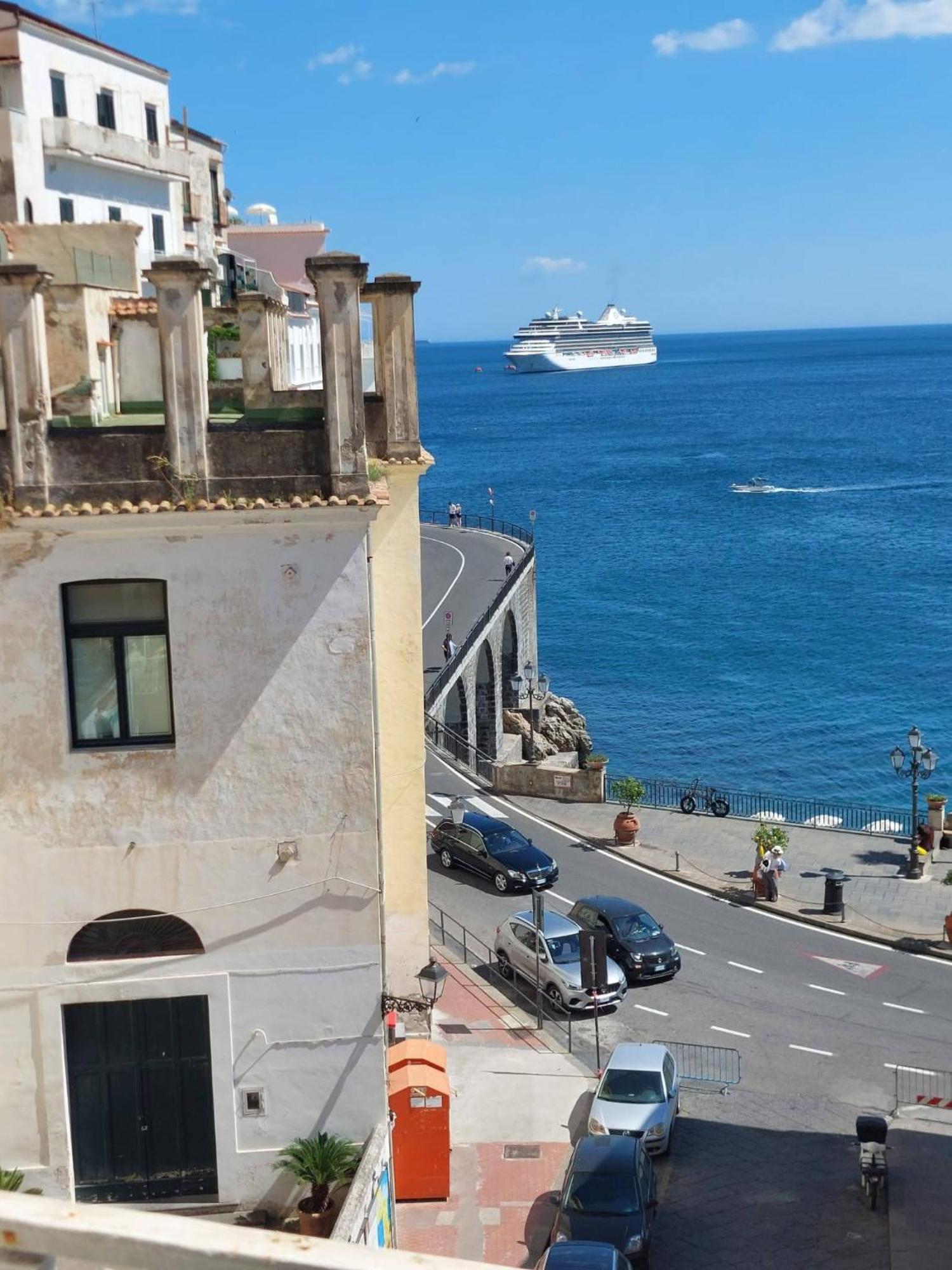 Marileo Amalfi Apartment Bagian luar foto